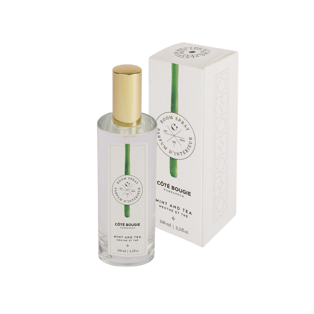 Spray d’ambiance Côté Bougie Menthe & Thé 100ml sur fond blanc, flacon en verre élégant, packaging chic marocain, disponible chez Majorelle Concept Store.