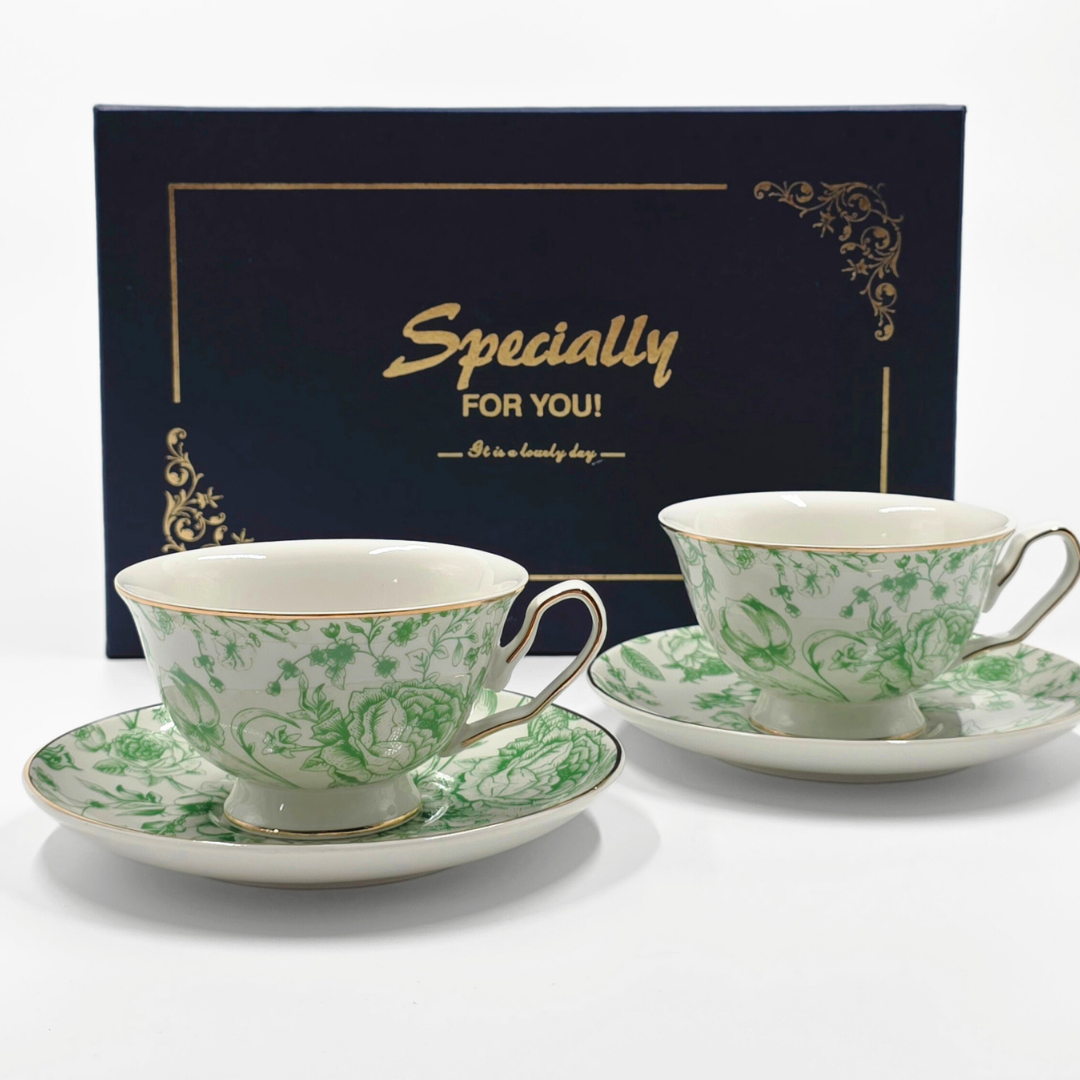 set de tasses porcelaine vert avec soucoupes dans coffret cadeau majorelle