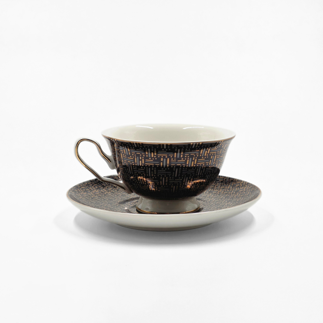 Tasse et soucoupe noir et or au design chic et raffine